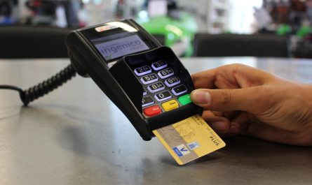 Perbandingan Cicilan 0 Persen dan Bunga Normal: Kapan Promo Benar-Benar Menguntu