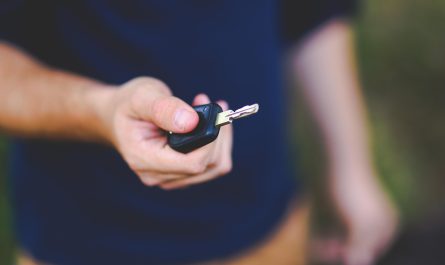 Cara Menghitung Biaya Tahunan Memiliki Mobil Keluarga: Daftar Lengkap dan Contoh